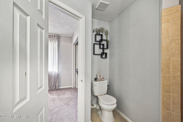 8300 PLAZA GATE Lane 1242, Jacksonville, FL 32217