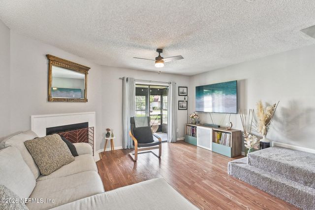 8300 PLAZA GATE Lane 1242, Jacksonville, FL 32217