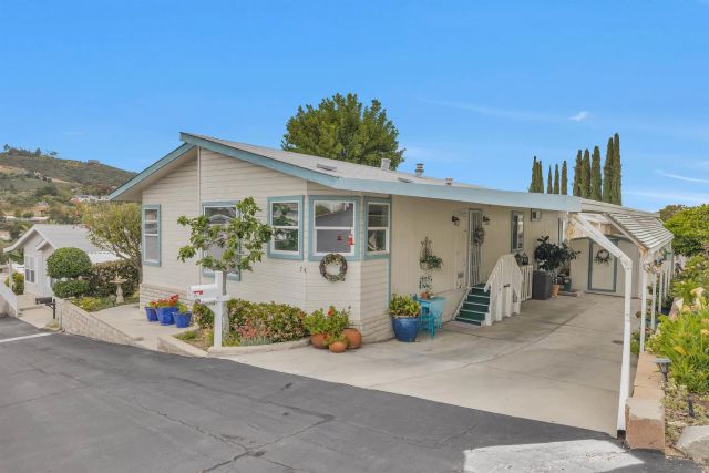 8661 Wintergardens Blvd 74, Lakeside, CA 92040