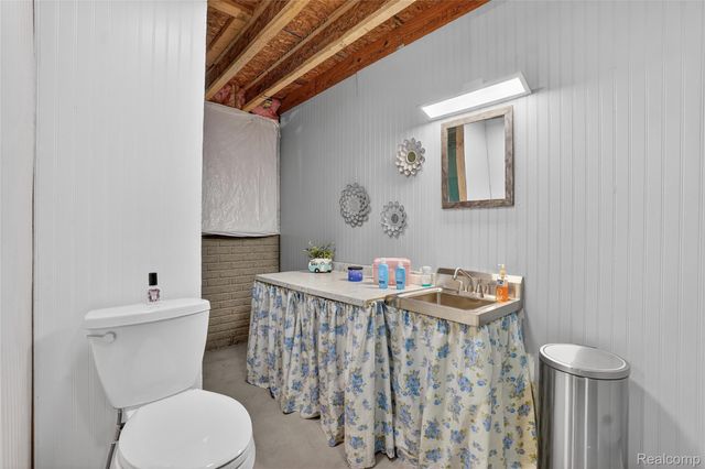 317 N Collins Street, Fowlerville Village, MI 48836