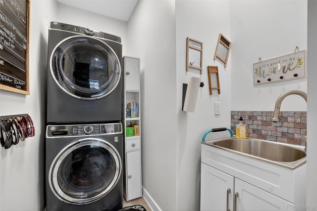 317 N Collins Street, Fowlerville Village, MI 48836