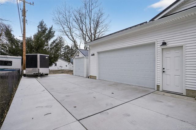 317 N Collins Street, Fowlerville Village, MI 48836