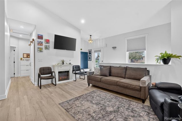 317 N Collins Street, Fowlerville Village, MI 48836