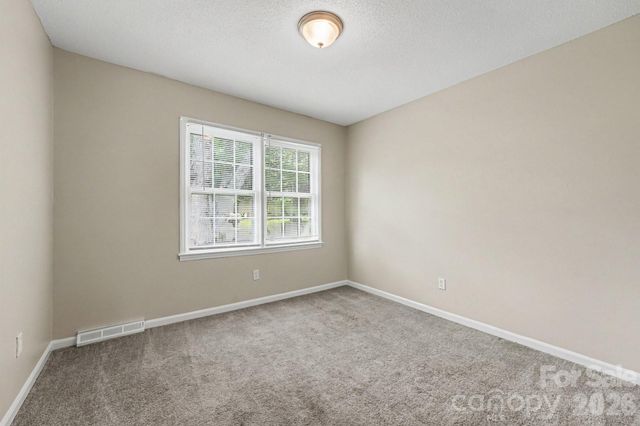 630 Colonial Drive, Statesville, NC 28625