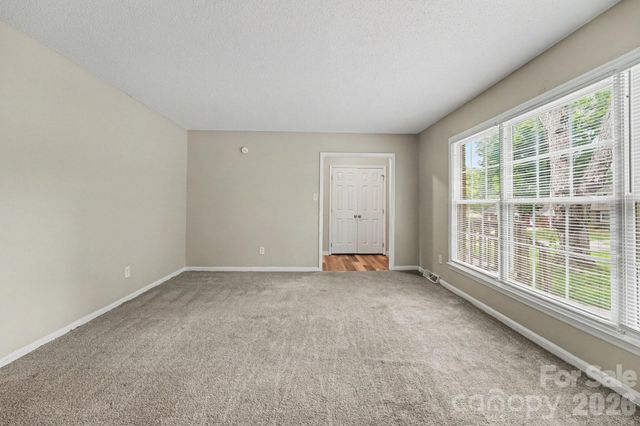 630 Colonial Drive, Statesville, NC 28625