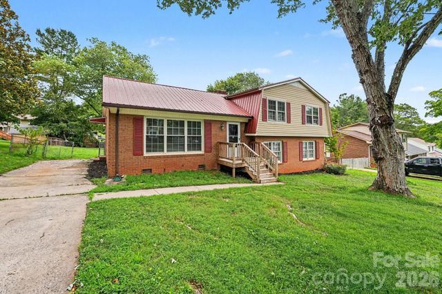 630 Colonial Drive, Statesville, NC 28625