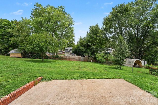 630 Colonial Drive, Statesville, NC 28625