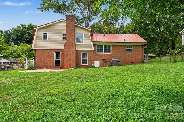 630 Colonial Drive, Statesville, NC 28625