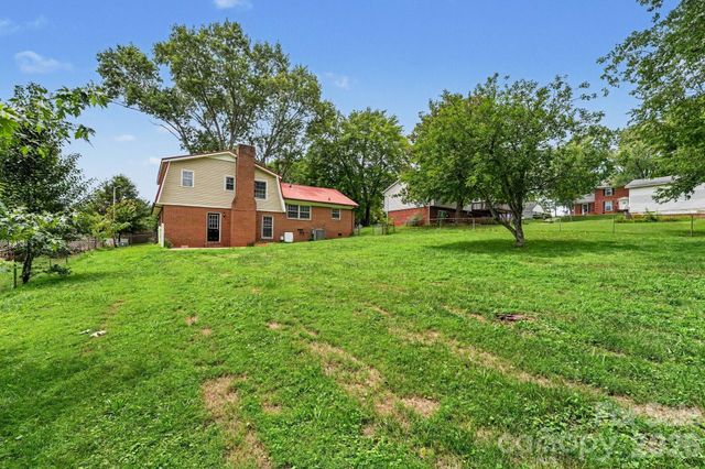 630 Colonial Drive, Statesville, NC 28625