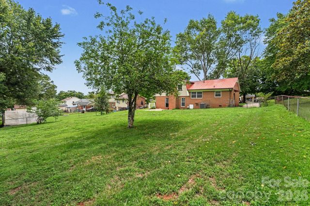 630 Colonial Drive, Statesville, NC 28625