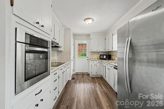 630 Colonial Drive, Statesville, NC 28625