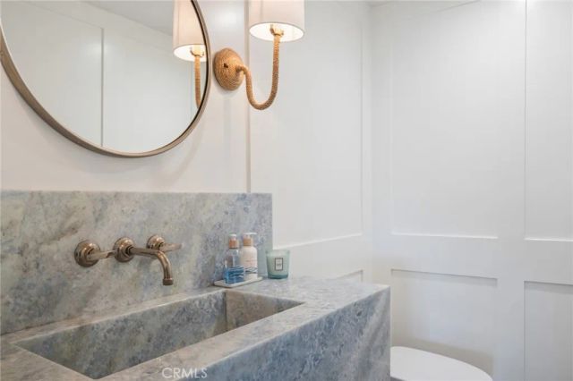 424 Vista Grande, Newport Beach, CA 92660