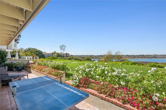 424 Vista Grande, Newport Beach, CA 92660