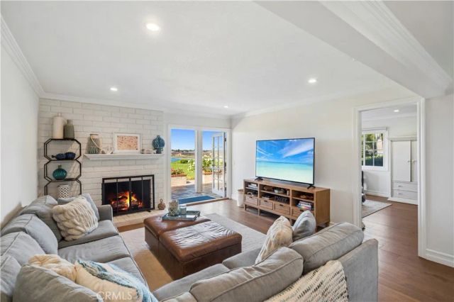 424 Vista Grande, Newport Beach, CA 92660