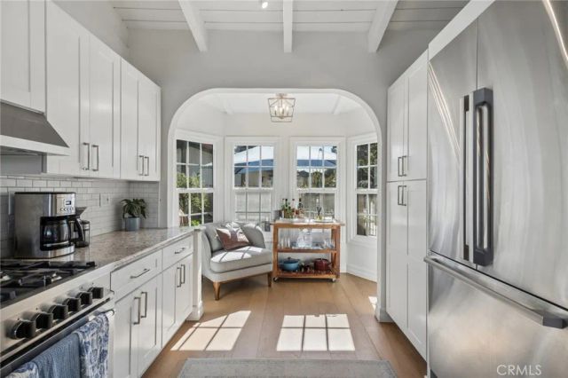 424 Vista Grande, Newport Beach, CA 92660