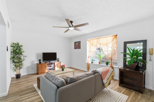 5817 Sandhurst Lane B, Dallas, TX 75206