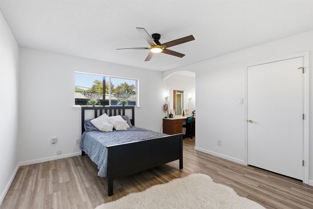 5817 Sandhurst Lane B, Dallas, TX 75206