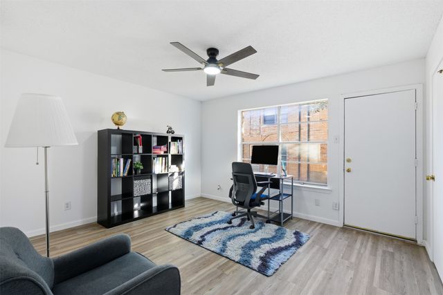 5817 Sandhurst Lane B, Dallas, TX 75206