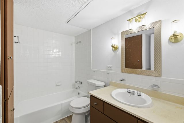 5817 Sandhurst Lane B, Dallas, TX 75206