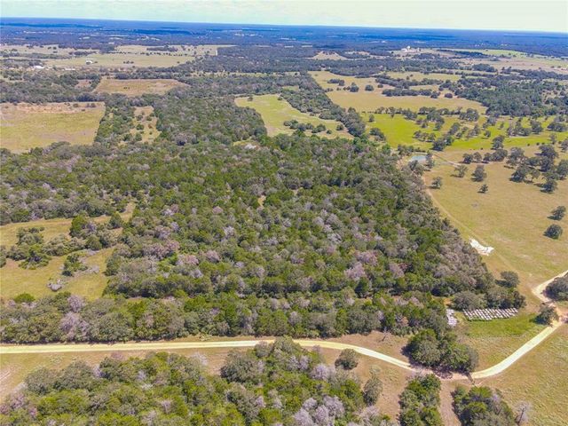 000 Charles Burnes LN, Rosanky, TX 78953