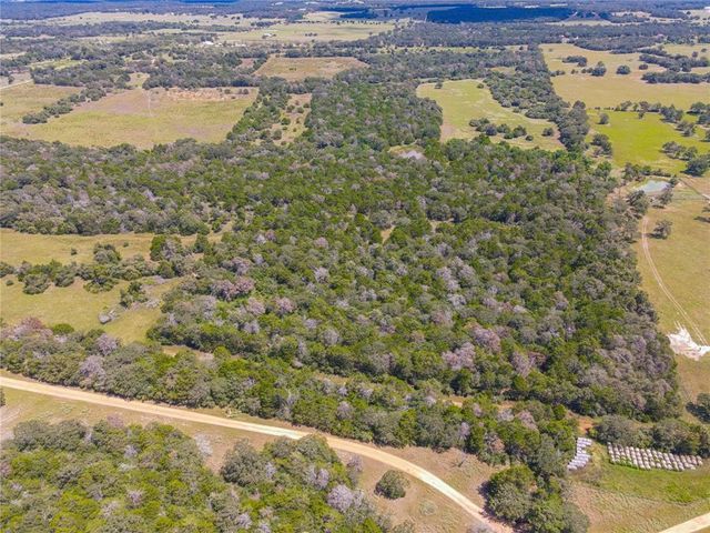 000 Charles Burnes LN, Rosanky, TX 78953