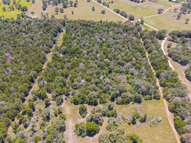 000 Charles Burnes LN, Rosanky, TX 78953