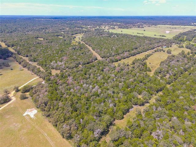 000 Charles Burnes LN, Rosanky, TX 78953