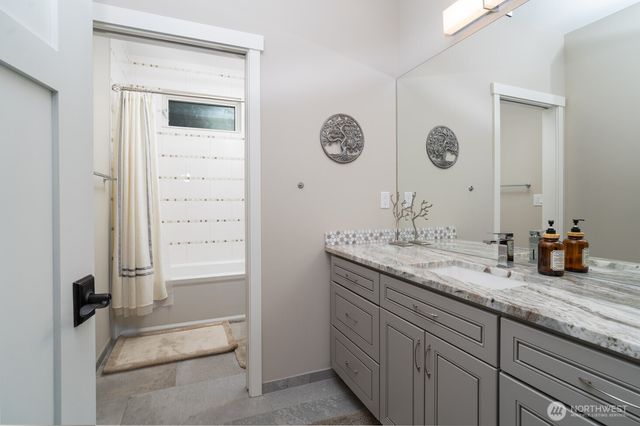 7335 Meridian Road SE, Olympia, WA 98513