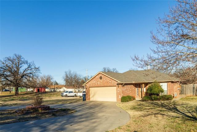 516 N Van Buren Avenue, Blanchard, OK 73010