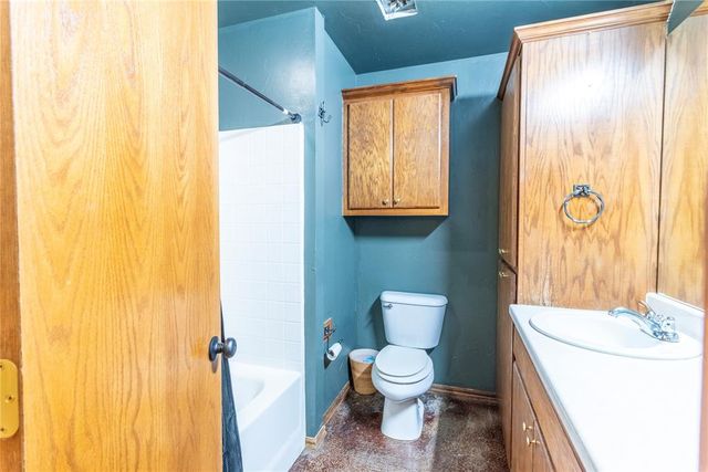 516 N Van Buren Avenue, Blanchard, OK 73010