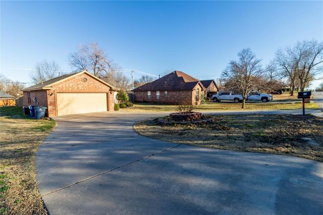 516 N Van Buren Avenue, Blanchard, OK 73010
