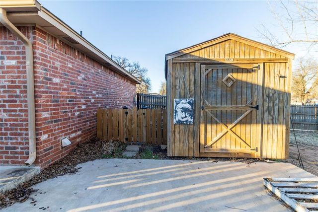 516 N Van Buren Avenue, Blanchard, OK 73010