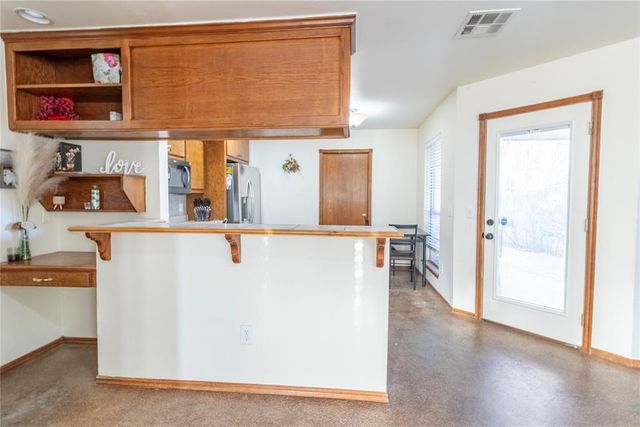 516 N Van Buren Avenue, Blanchard, OK 73010