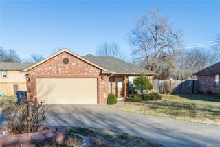 516 N Van Buren Avenue, Blanchard, OK 73010