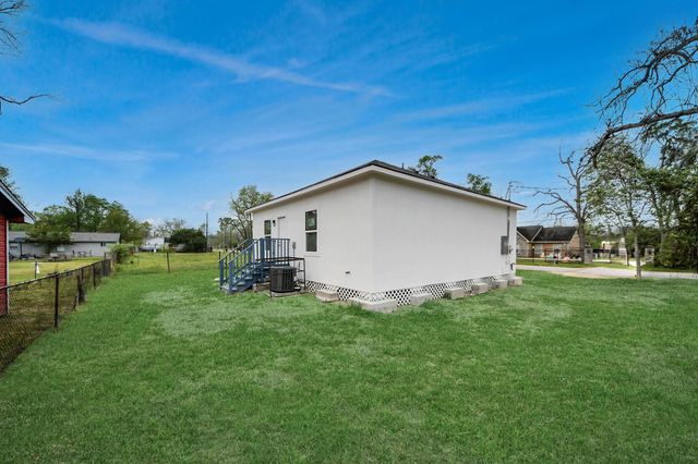 9210 Wheatley Street, Houston, TX 77088