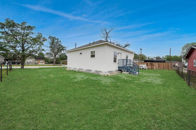 9210 Wheatley Street, Houston, TX 77088