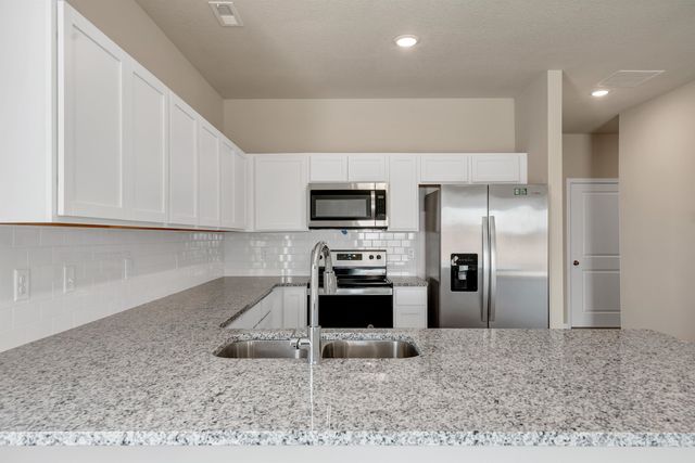 9502 E Hurst St, Wichita, KS 67210