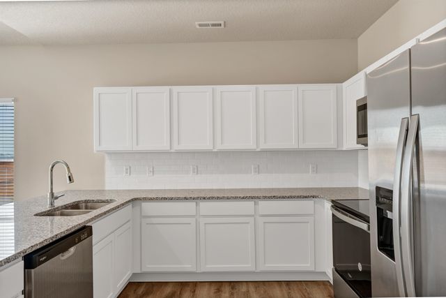 9502 E Hurst St, Wichita, KS 67210