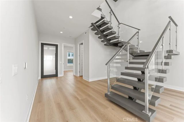 209 Stage, Irvine, CA 92618