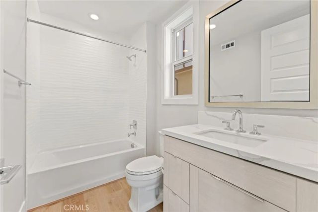 209 Stage, Irvine, CA 92618