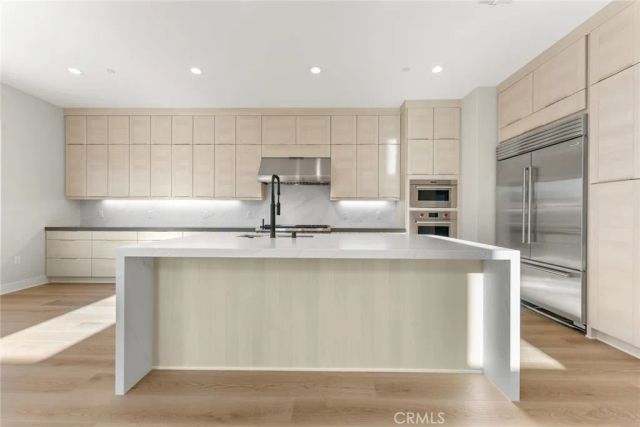 209 Stage, Irvine, CA 92618