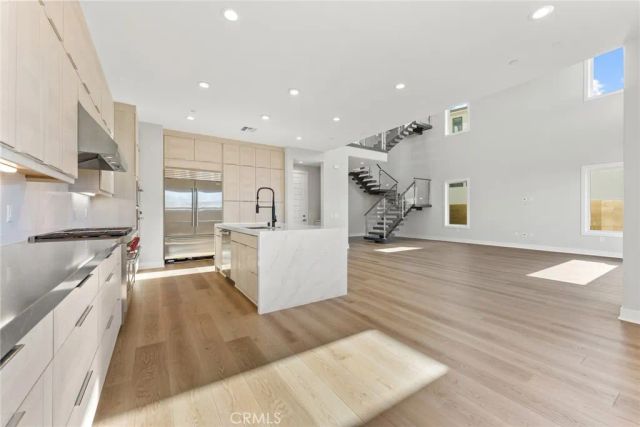 209 Stage, Irvine, CA 92618