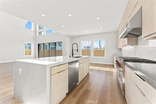 209 Stage, Irvine, CA 92618