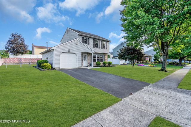 36 Bristlecone Drive, Howell, NJ 07731