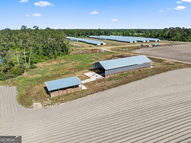 40 Azalea Drive, Hazlehurst, GA 31539