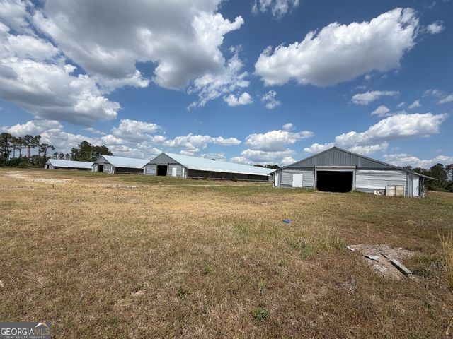 40 Azalea Drive, Hazlehurst, GA 31539