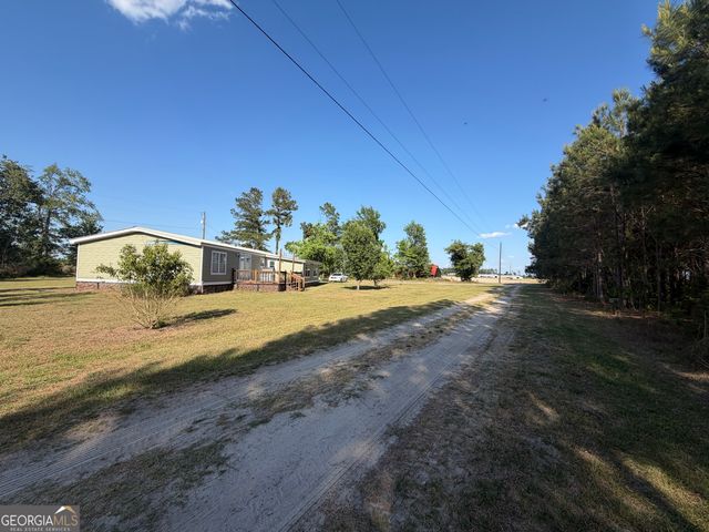 40 Azalea Drive, Hazlehurst, GA 31539