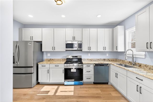 600 E 14th Ave, Munhall, PA 15120