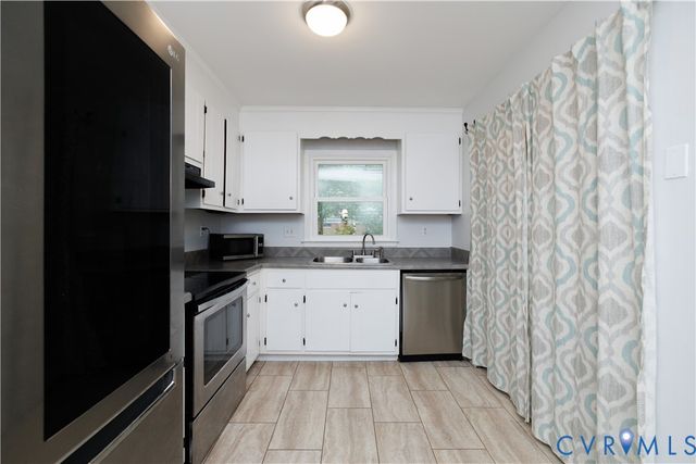 25 Natural Bridge Ct, Chesterfield, VA 23236