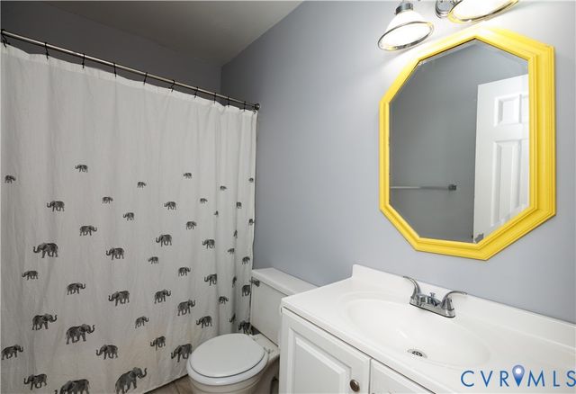 25 Natural Bridge Ct, Chesterfield, VA 23236